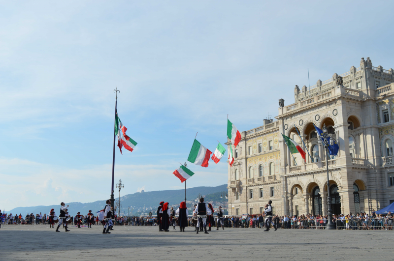 Classic Italian Flag Wavers